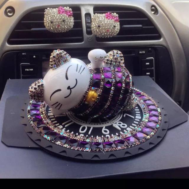 Pajangan Kucing Maneki Neko Dashboard Mobil Acc Mobil  Pajangan Maneki Neko dengan antislip yang dap