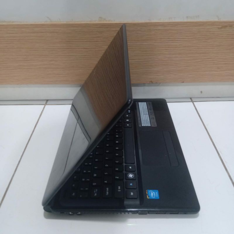 Laptop Acer Aspire E1-410 Intel Celeron N2820 Windows 10 Layar 14 inch Full aplikasi Siap pakai