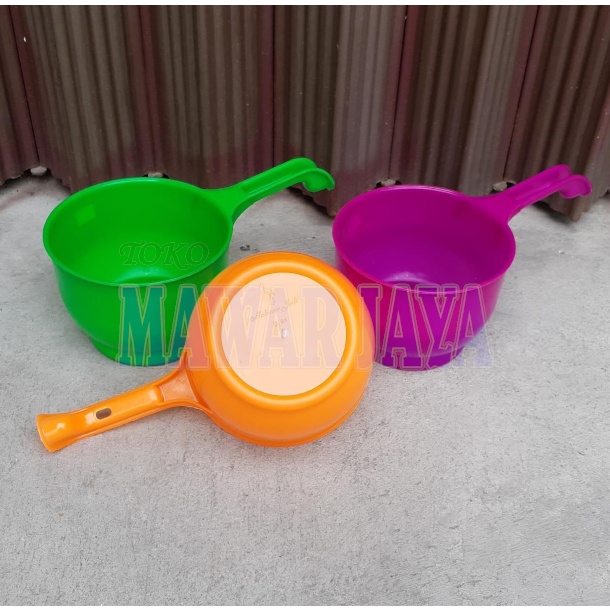 gayung mandi / gayung jacob / gayung murah / gayung tebal / gayung besar / gayung sapstar / gayung d