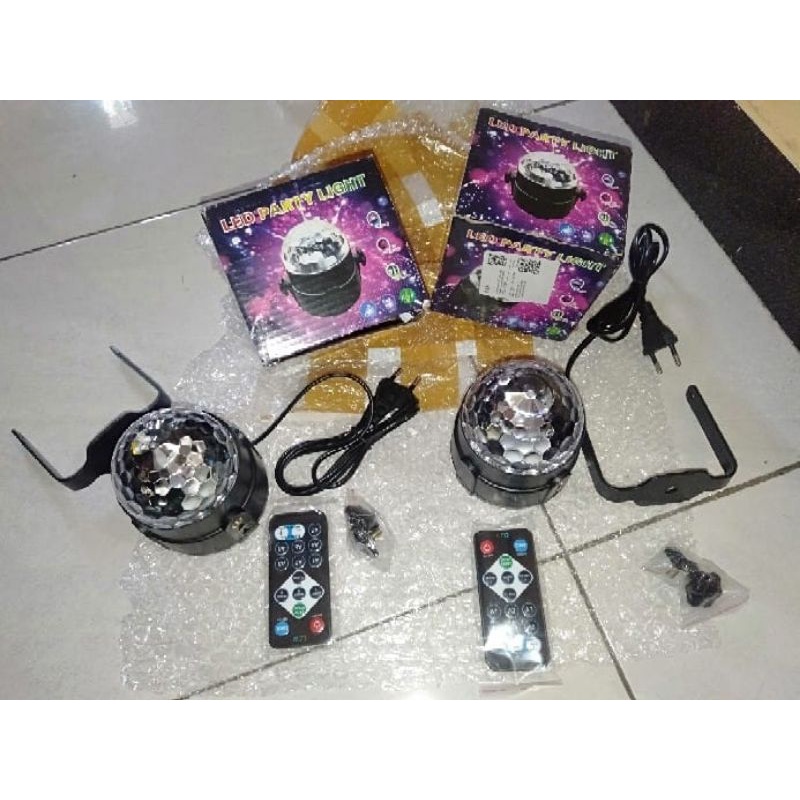 Proyektor LED Lampu RGB Disco Disko / Lampu Hias Pesta + Remote Kontrol EU Plug Multi Color