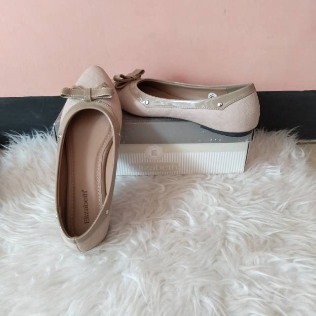 Sepatu Elizabeth
