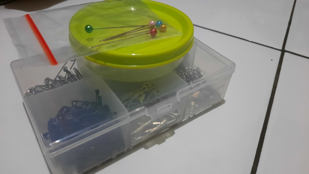 Mini Storage Box Sekat 6 Lorraine 1391 Kotak Jarum Pentul Peniti Aksesoris Pancingan Obat Green Leaf