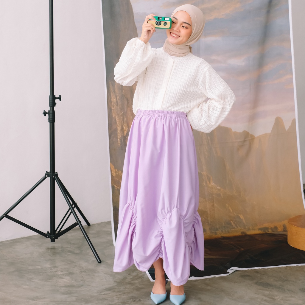 Skirt Basic Venie Gaya Elegan dan Sporty