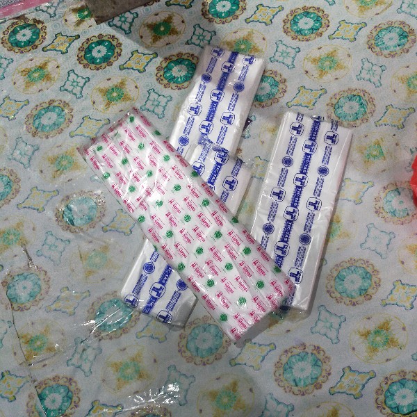 Plastik Laundry Tictas 35x55 Isi 100