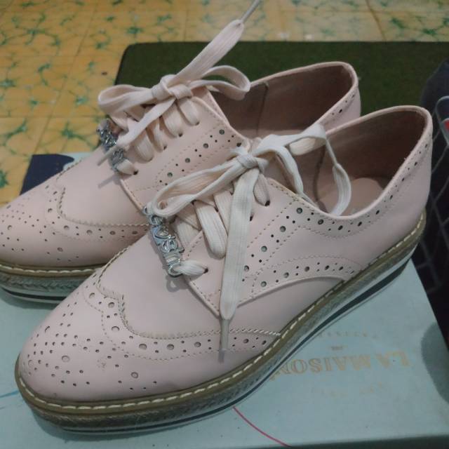 Sepatu Gosh size 37