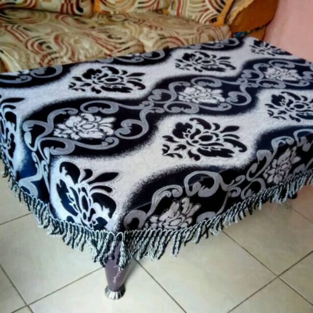 Taplak Meja Tamu Oval