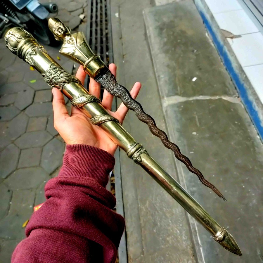 Tongkat Komando Model Presiden Ir Soekarno Warna Emas Bahan Kuningan