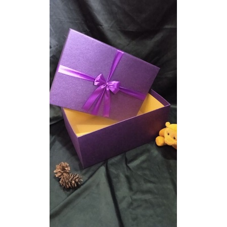 

RB Kotak Kado Hardbox 40x30x15 Eksklusif Mewah