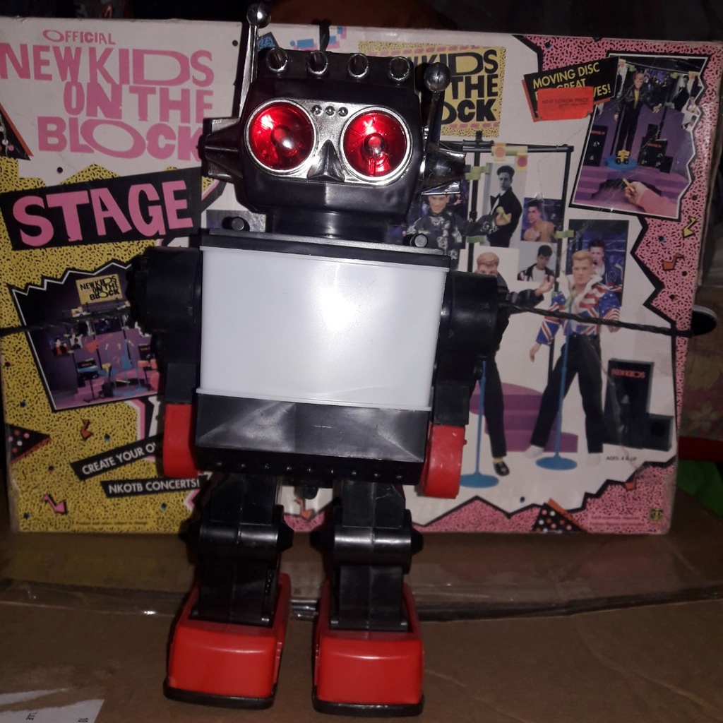 Duckin DJ saturn robot Very rare 1989