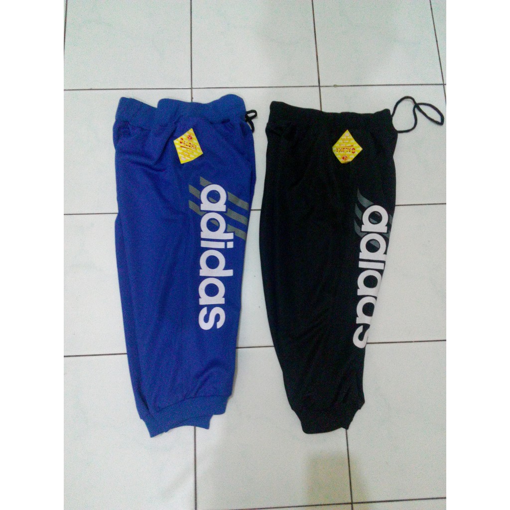 Celana jogger olahraga pendek