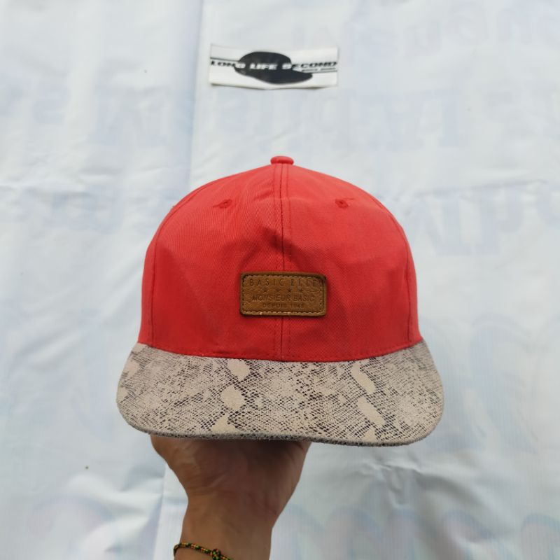 topi snapback basic elle second bekas preloved branded