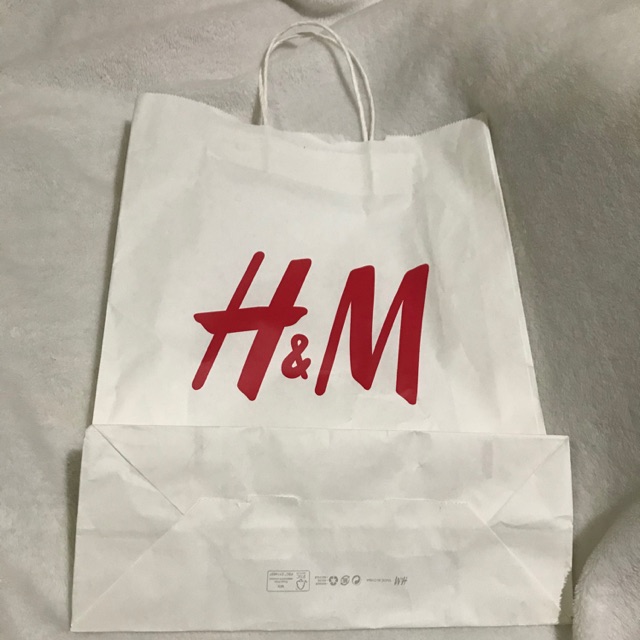 

Paper bag original store H&M, Stradivarius, BBW, the body shop, victoria’s secret, zara, starbucks