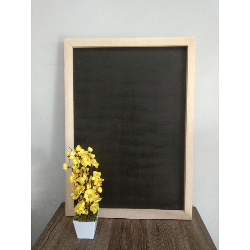 

black board/papan tulis+kapur ukuran 50x70