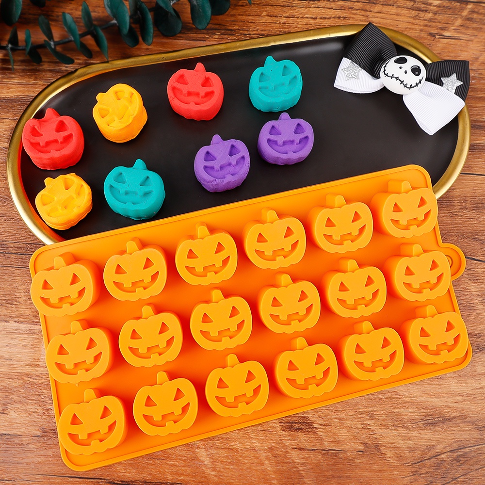 Cetakan Kue / Biskuit / Permen 18 Slot Bahan Silikon Seri Halloween