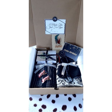 

Hampers Kado Cowok Gift Box Cowok Muslim Sajadah Al Quran Peci Tasbih Ulang Tahun Wisuda