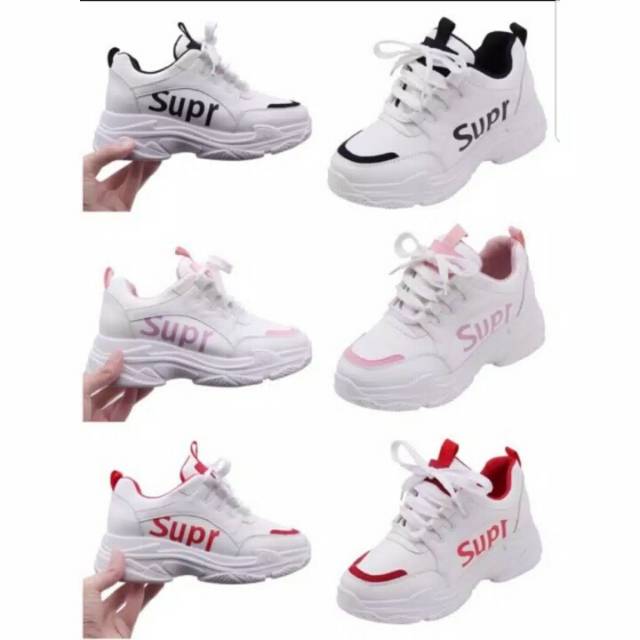 Sepatu wanita supreme