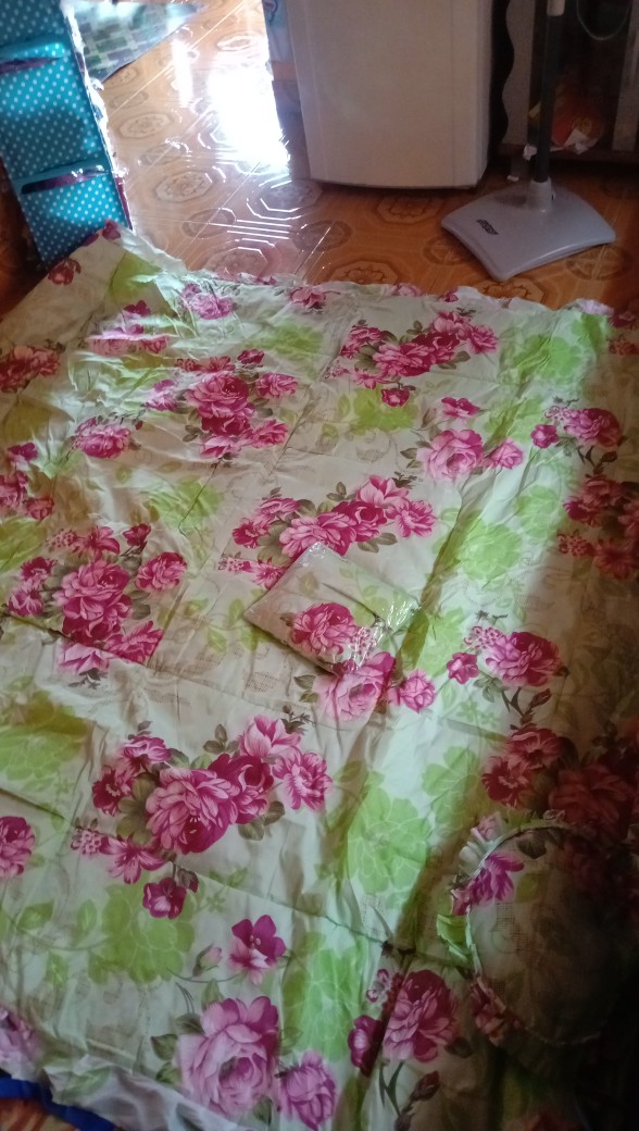 Bedcover Dan Sprei Set Murah Poly Tc King / Queen Size
