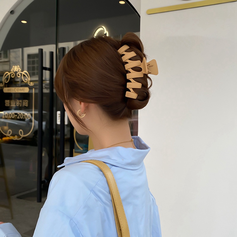 Jepit Rambut Bentuk Hiu Ukuran Besar Untuk Kepala