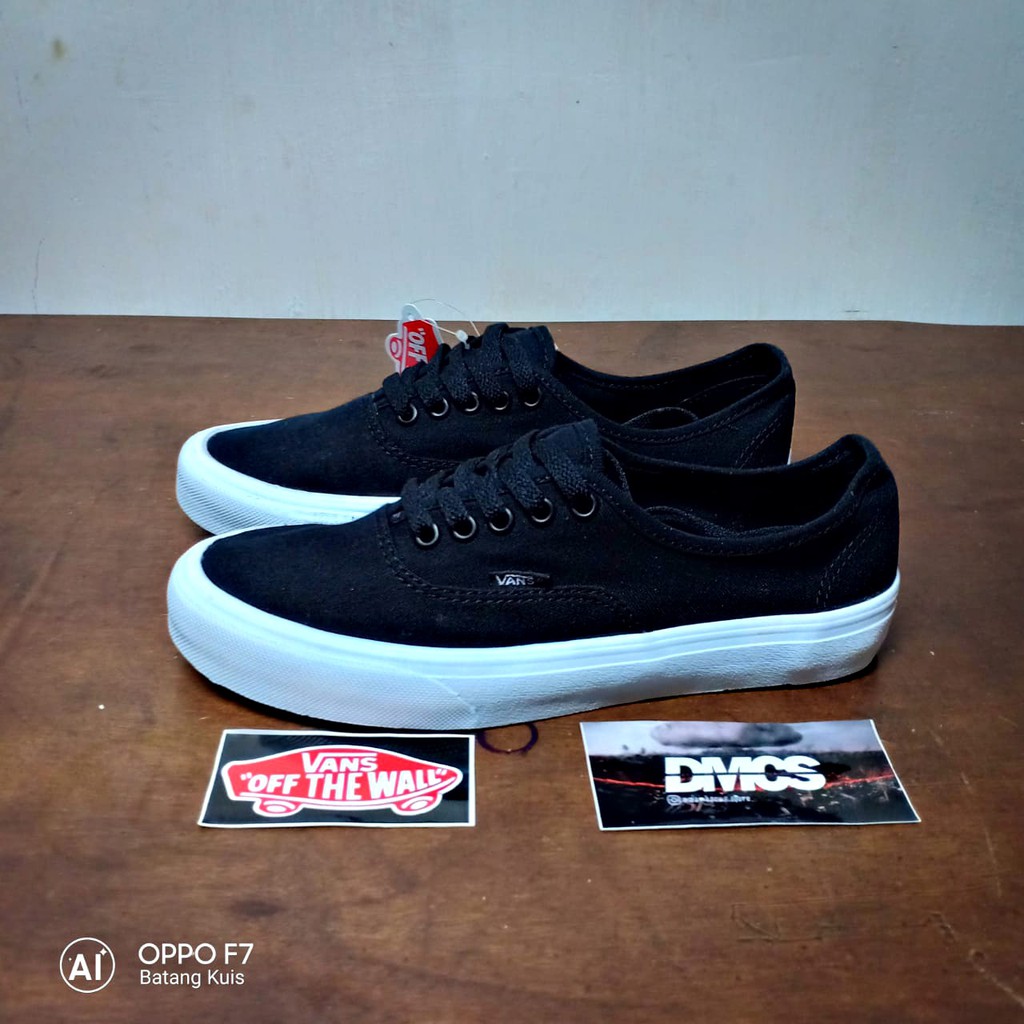 vans authentic hitam putih