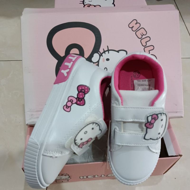 Sepatu Hello Kitty Sanrio HEY005330WHT