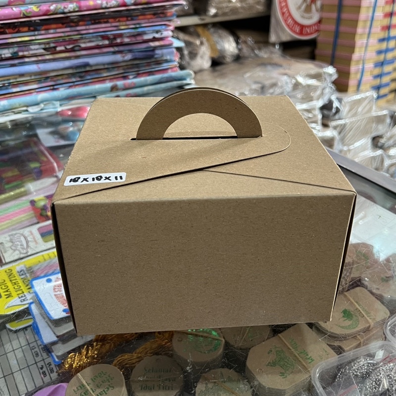 

Box Kraft Tenteng 18x18x11cm