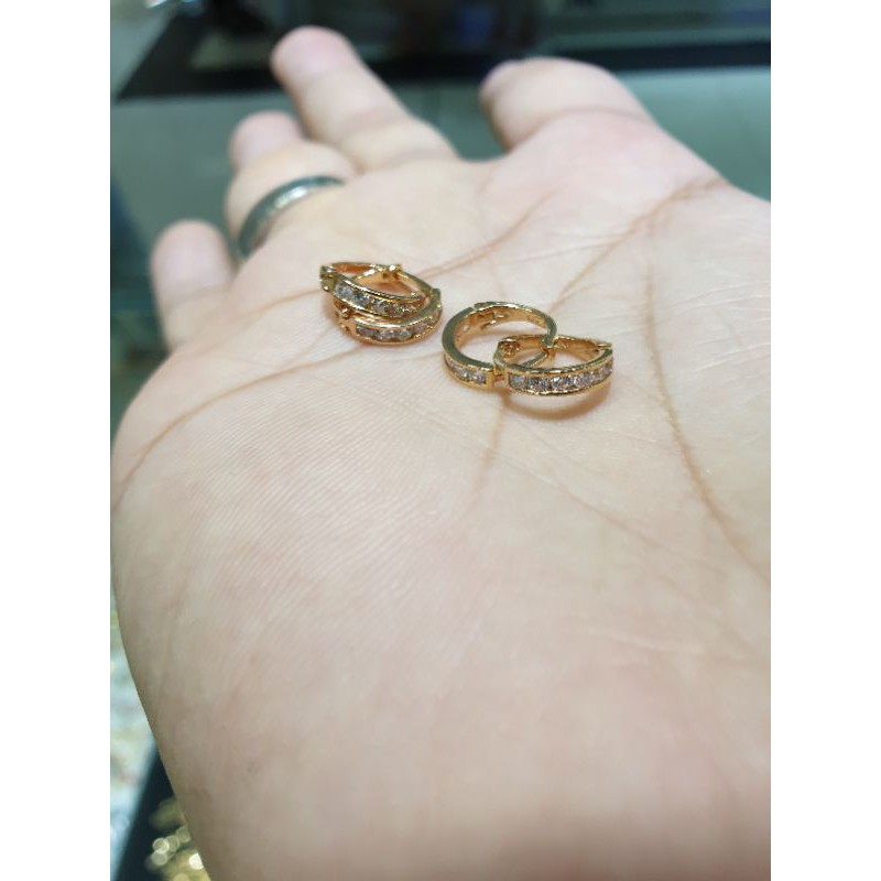 anting emas bulat jepit list matamata