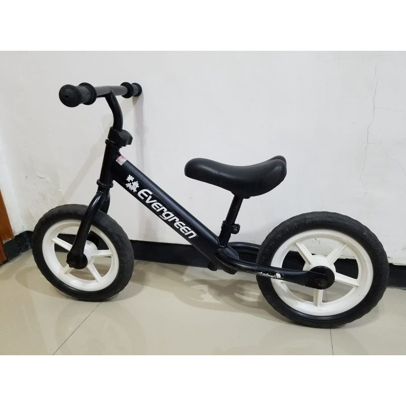 Preloved balance bike push bike bekas sepeda anak balita tanpa pedal/ belajar sepeda keseimbangan/ motorik anak