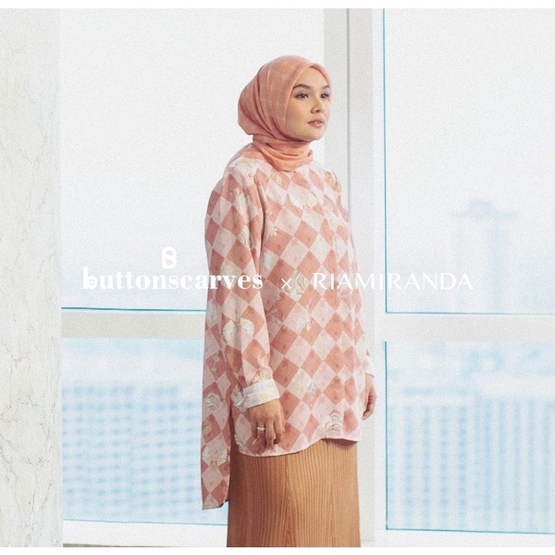 New Daria Top size L Buttonscarves x Ria Miranda