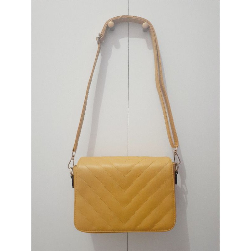Mustard Sling Bag Wanita / Tas Wanita Tali Panjang Warna Kuning PRELOVED