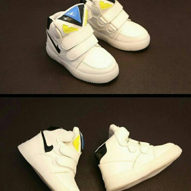 Sepatu Anak Lampu Fendi Monster White