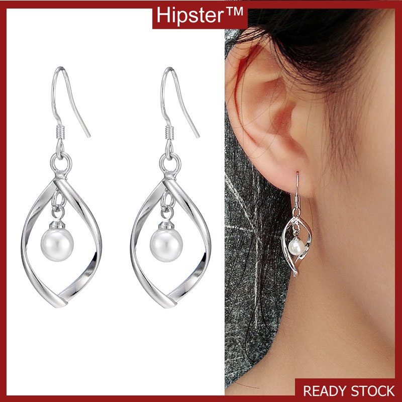 Creative Design Rotating Pearl Grace Hollow Ear Stud