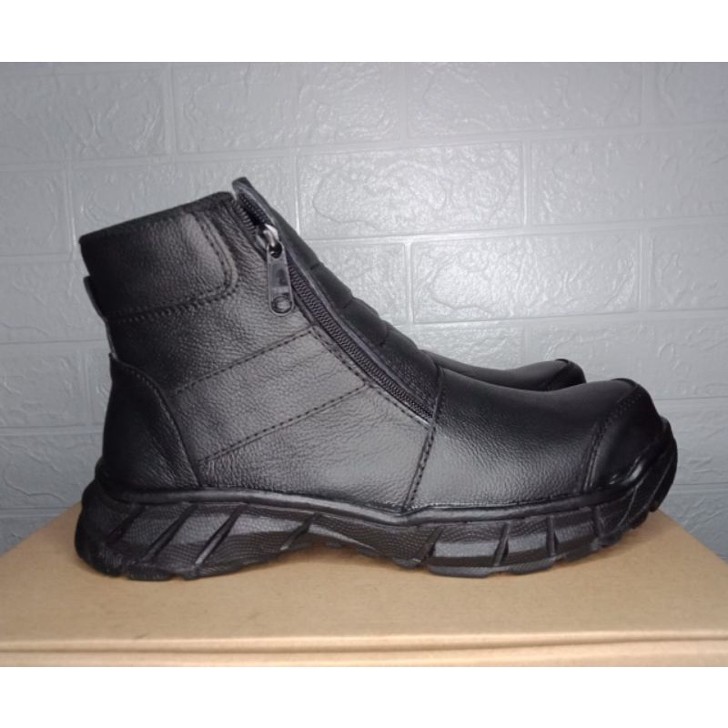 sepatusafety murah/sepatu safety boots/sepatu pria safety/sepatu safetu kulit asli sol karet ujung besi