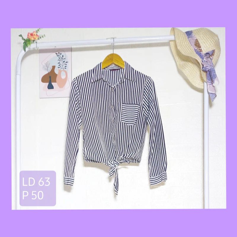 kemeja wanita preloved atasan|kemeja motif vertika|bahan satin premium|kemeja monocrom