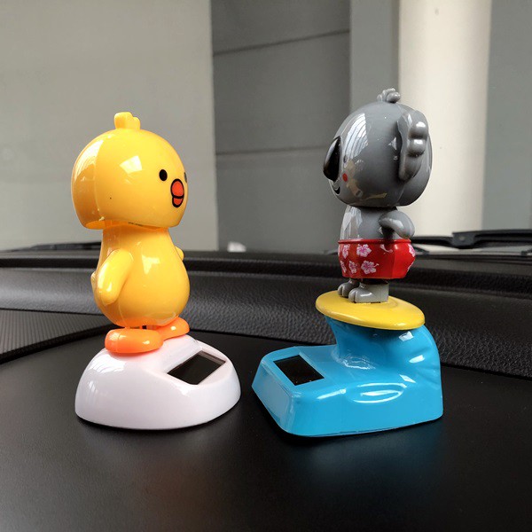 BABY CHICKEN &amp; KOALA Boneka Figure Miniatur Pajangan Mobil Solar Power Goyang Kepala Shacking Head