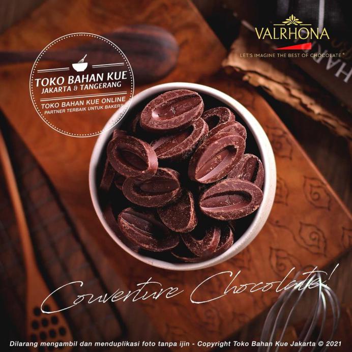 

VALRHONA GUANAJA 70% DARK CHOCOLATE 100GR COUVERTURE COKLAT COIN PAHIT