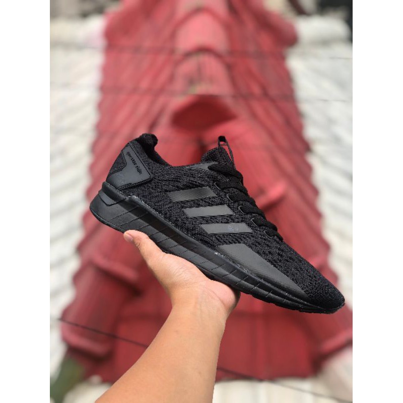 Adidas questar