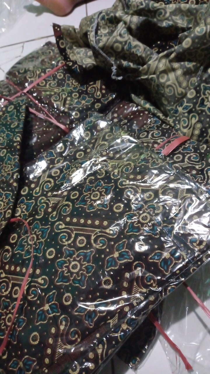 Kemeja Batik Pria Motif Abri