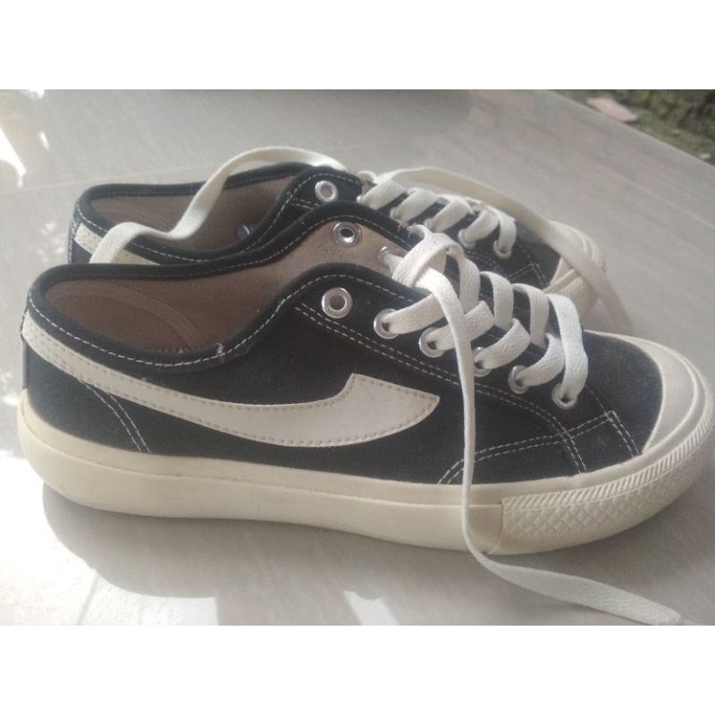 (JUAL CEPAT) SEPATU COMPASS GAZELLE SIZE 37