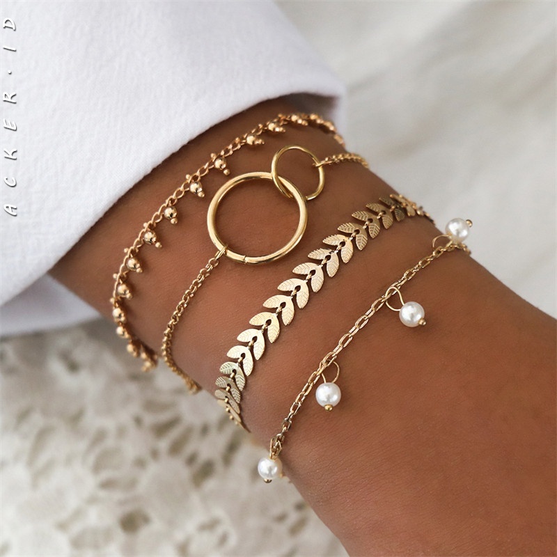 4pcs / Set Gelang Rantai Mutiara Multilayer Warna Emas Untuk Wanita