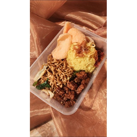 

Paket nasi kuning halal