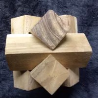 Rubik balok puzzle kayu urai