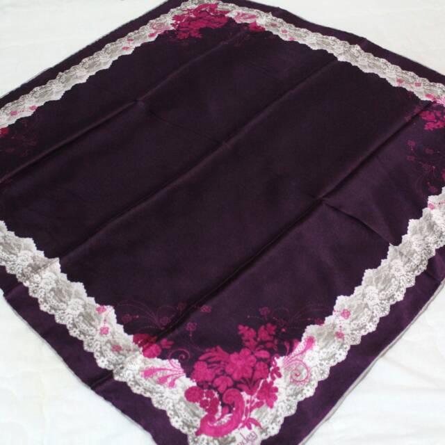 Jilbab Turki polos tengah warna ungu terong rayon silk halus asli Turki