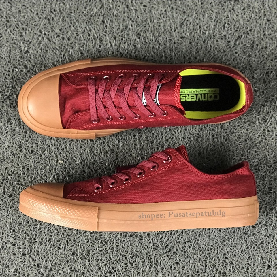 Sepatu Converse Chuck Taylor II Lunarlon Low Maroon Gum