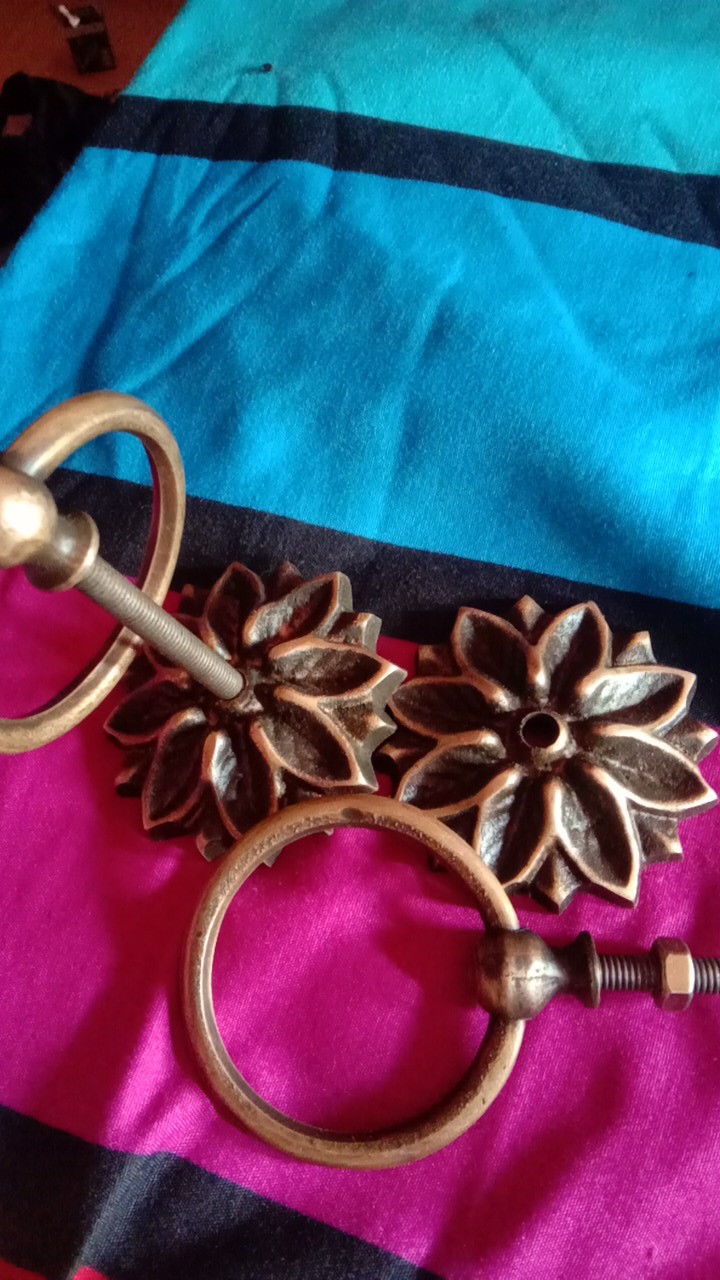 Tarikan Kuningan Antik Diameter 6cm.