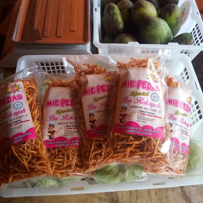 

mie pedas