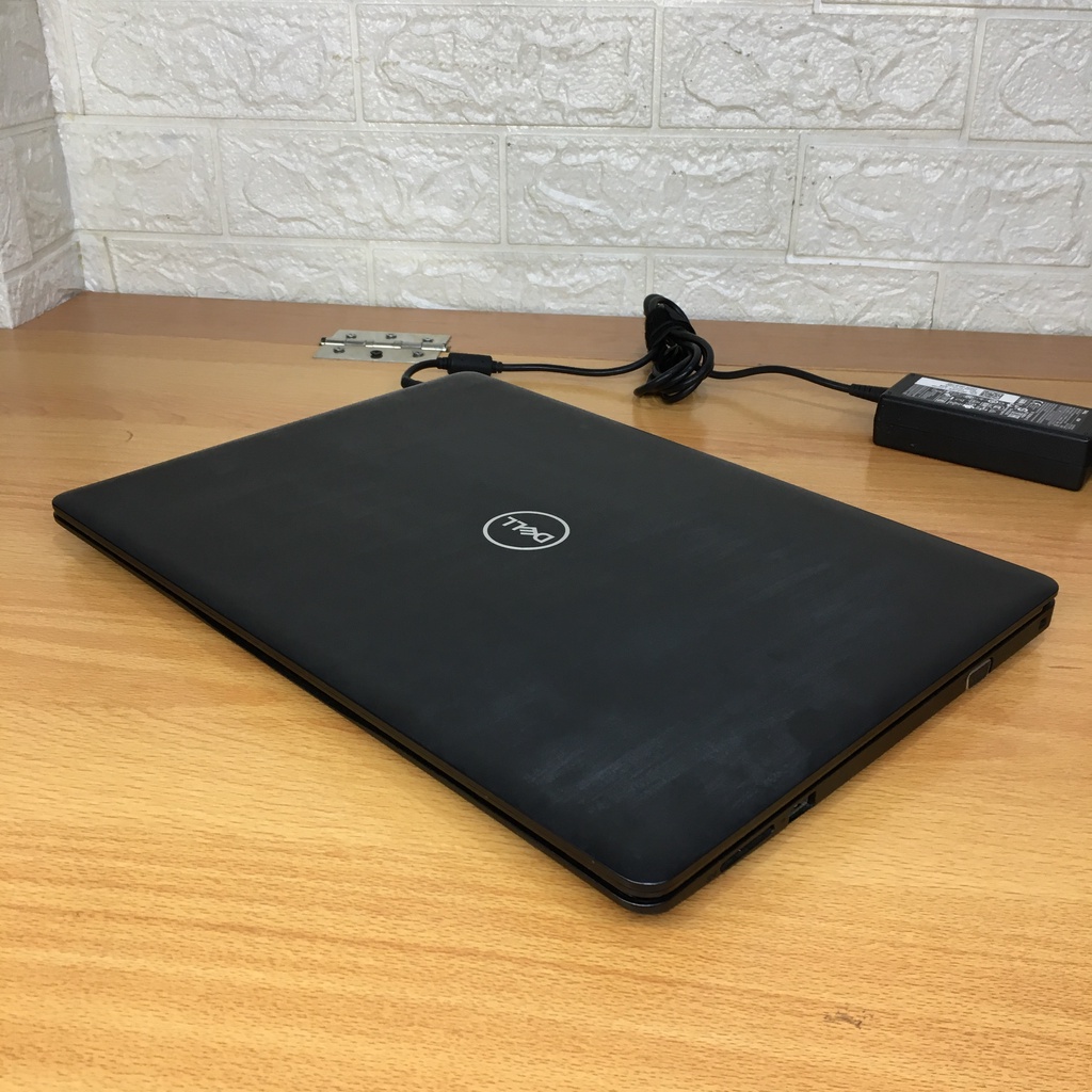 Laptop Dell Latitude Core i5 Gen 8 RAM 8GB SSD 128GB HDD 1TB Radeon 2GB