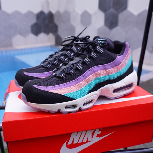 nike 42.5 in us