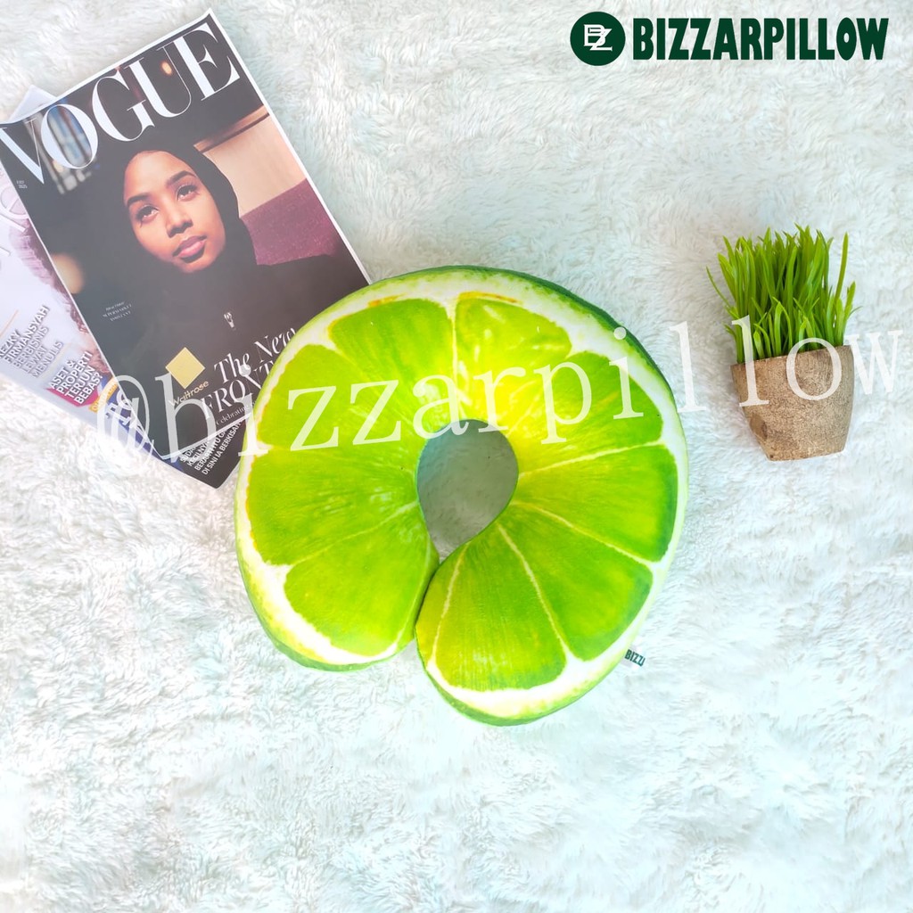 Bizzarpillow Bantal Leher Motif Buah Buahan BZ159