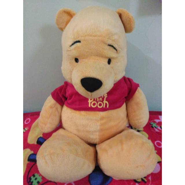 Boneka Winnie the Pooh besar