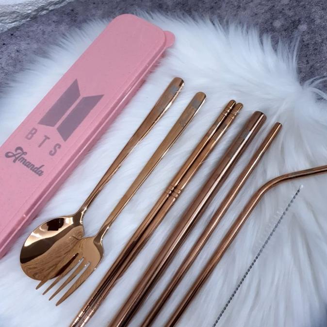 *#*#*#] Set alat makan custom nama BTS Seventeen Exo TXT. Sistem laser grafir.